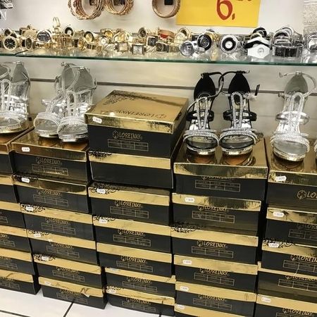 Verschiedene Schuhe.